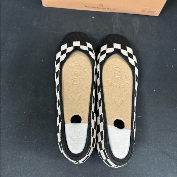 Vivaia Square-Toe V-Cut Flats (Margot 2.0) - W8.5 - Picture 6 of 10